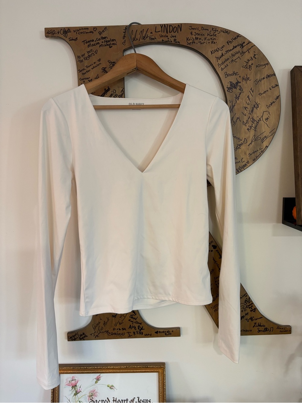 Old Navy Cream Long-Sleeve Women’s Tee
